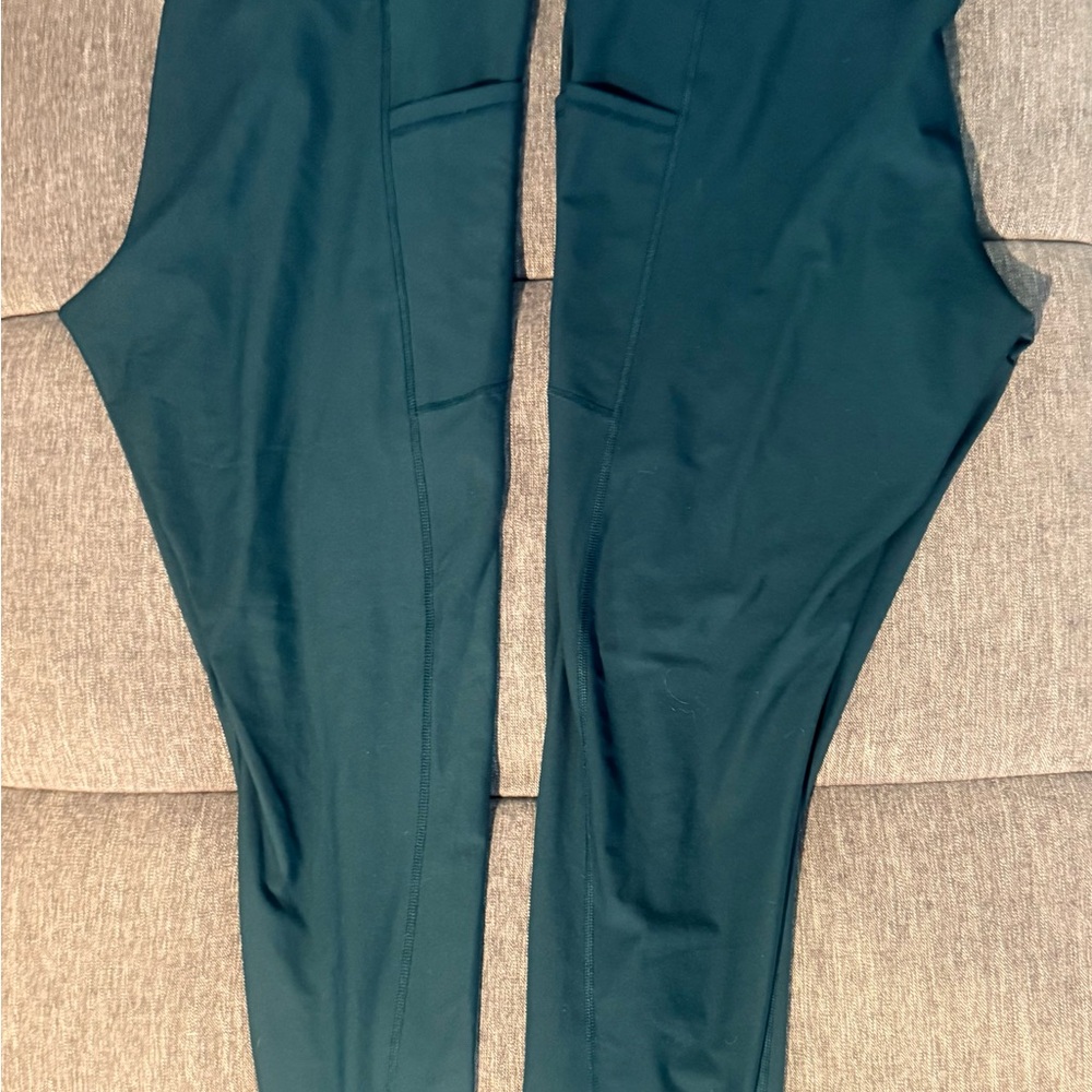 2 Pairs XL Old Navy powersoft Green leggings. 1 full length & 1 7/8 length